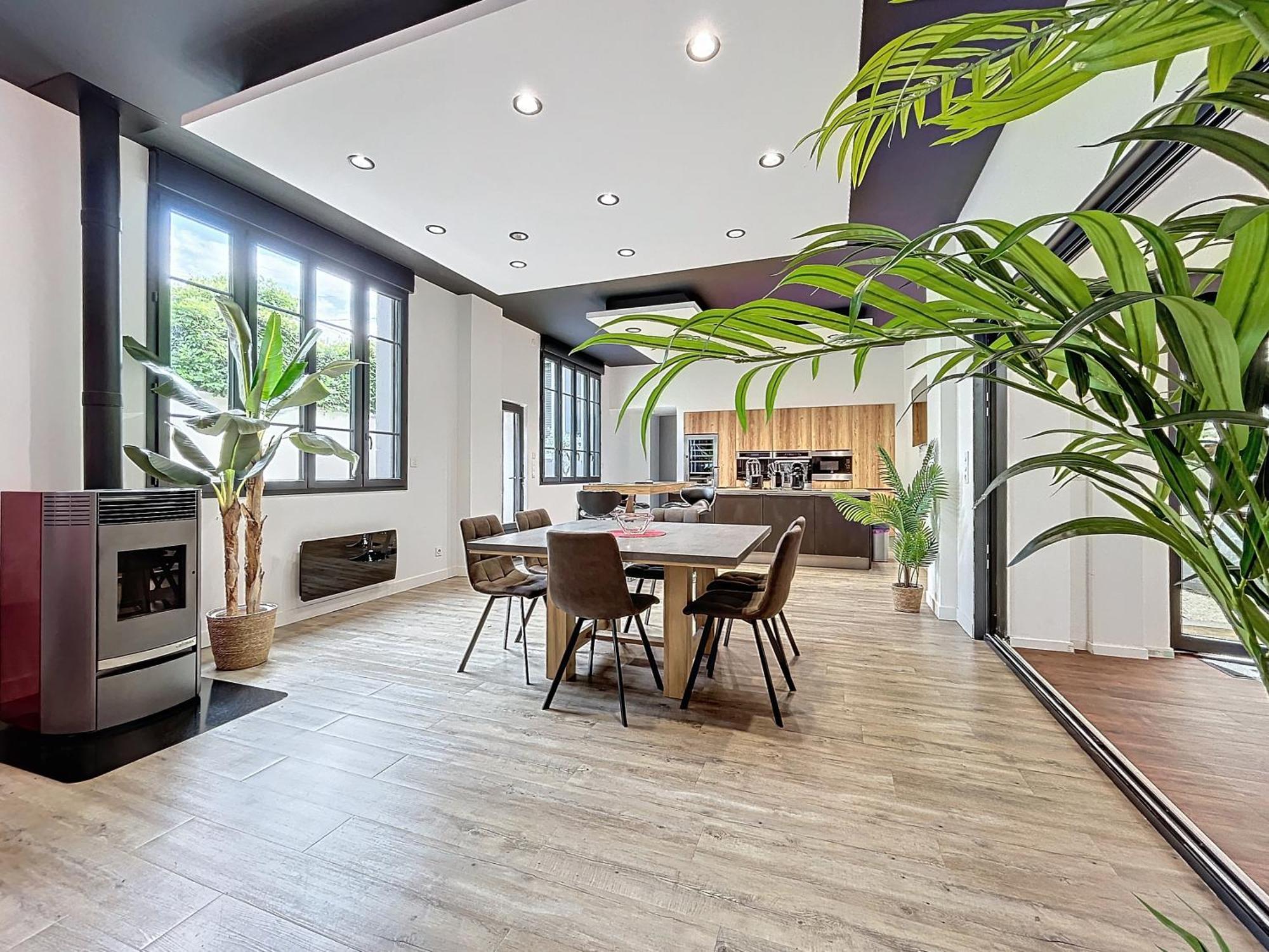 Loft Terrasse Avec Spa Proche Centre Historique มงต์ลูซง ภายนอก รูปภาพ