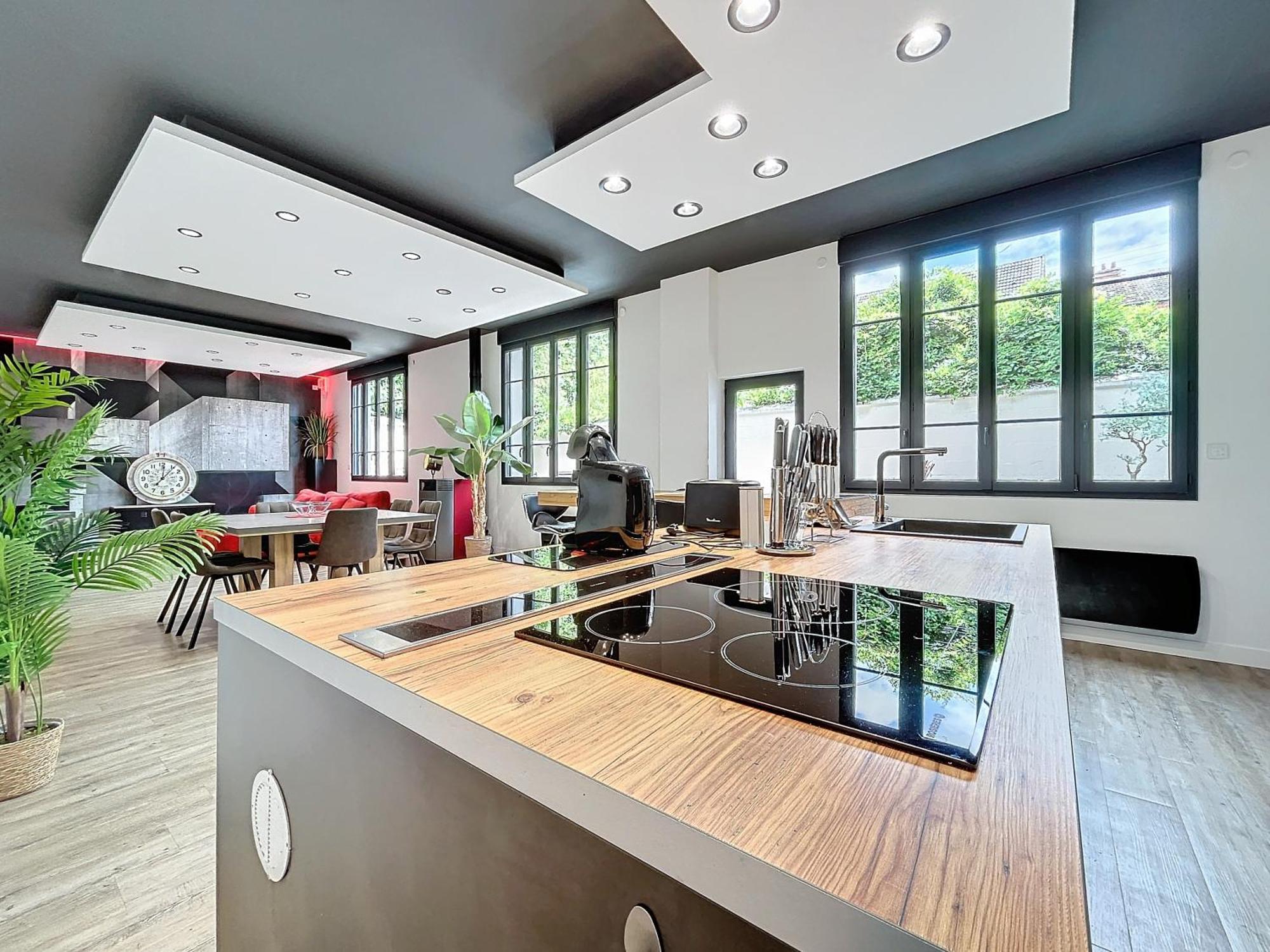 Loft Terrasse Avec Spa Proche Centre Historique มงต์ลูซง ภายนอก รูปภาพ